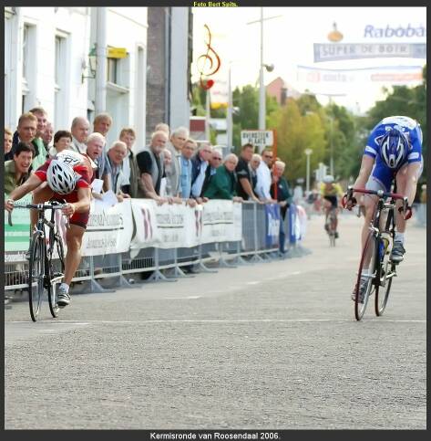 Roland wint de sprint (rechts) in Roosendaal